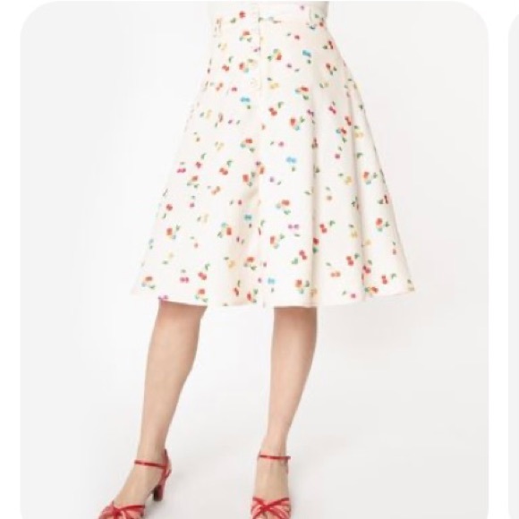 Voodoo vixen unique vintage midi cherry cream/ivory skirt button high waisted S - Picture 3 of 5